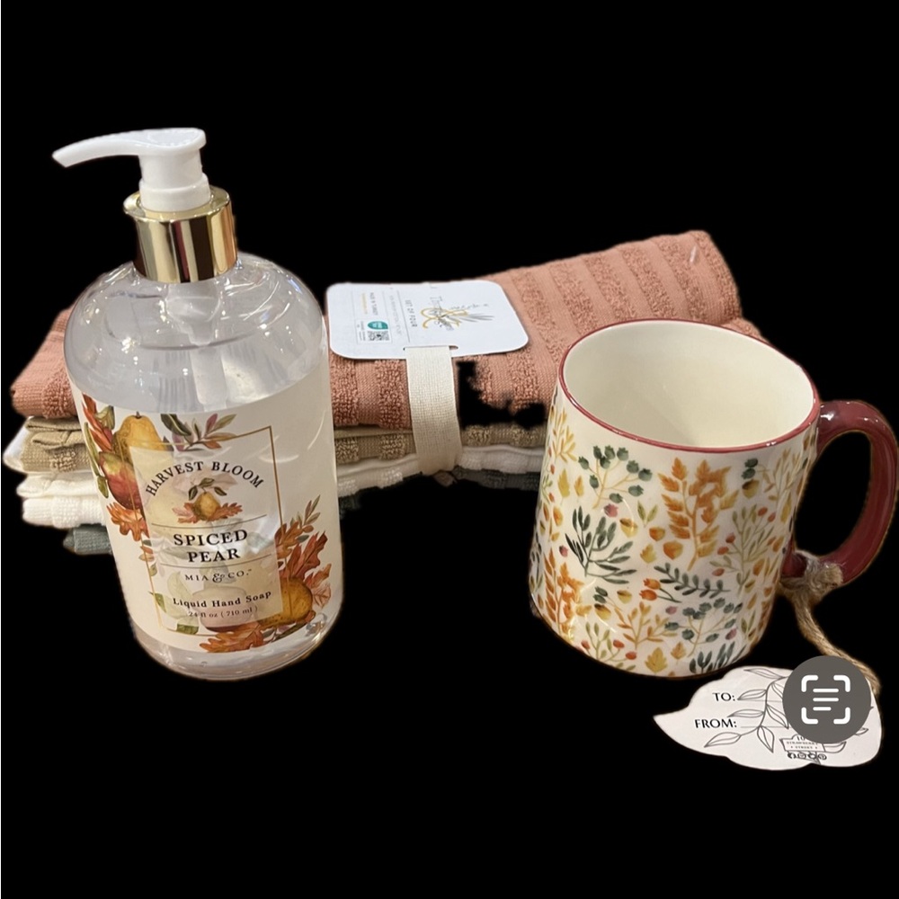 🍁 Hostess Gift Set Mug Spiced Pear Handsoap Four Kitchen Towels FALL COLORS 🍁 - Picture 2 of 8